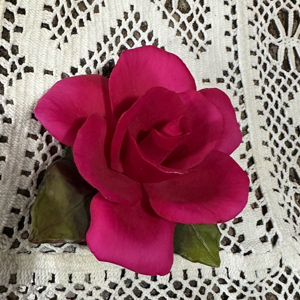 Capodimonte porcelain-Napoleon Italy Pink and Green Leaf Rose